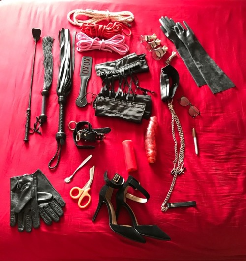 Book a session with me and let’s play :) TributeMistressLo@gmail.comFetlife: MisstressLo