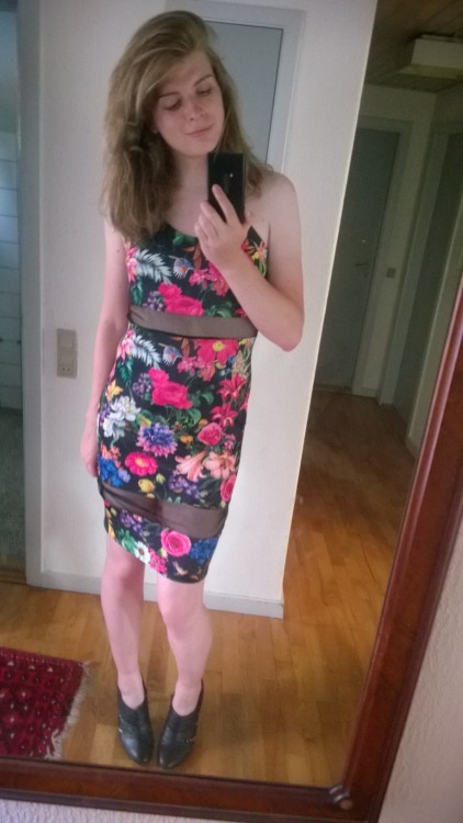 yettocomeout:  packerman62:  swordmaiden:  Don’t mind me, I’m just using my blog to save