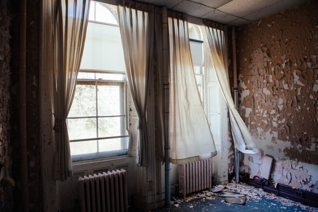 feed-y0ur-mind:  opiate-ofthe-people:  reallylameblog:   Hudson River State Hospital: