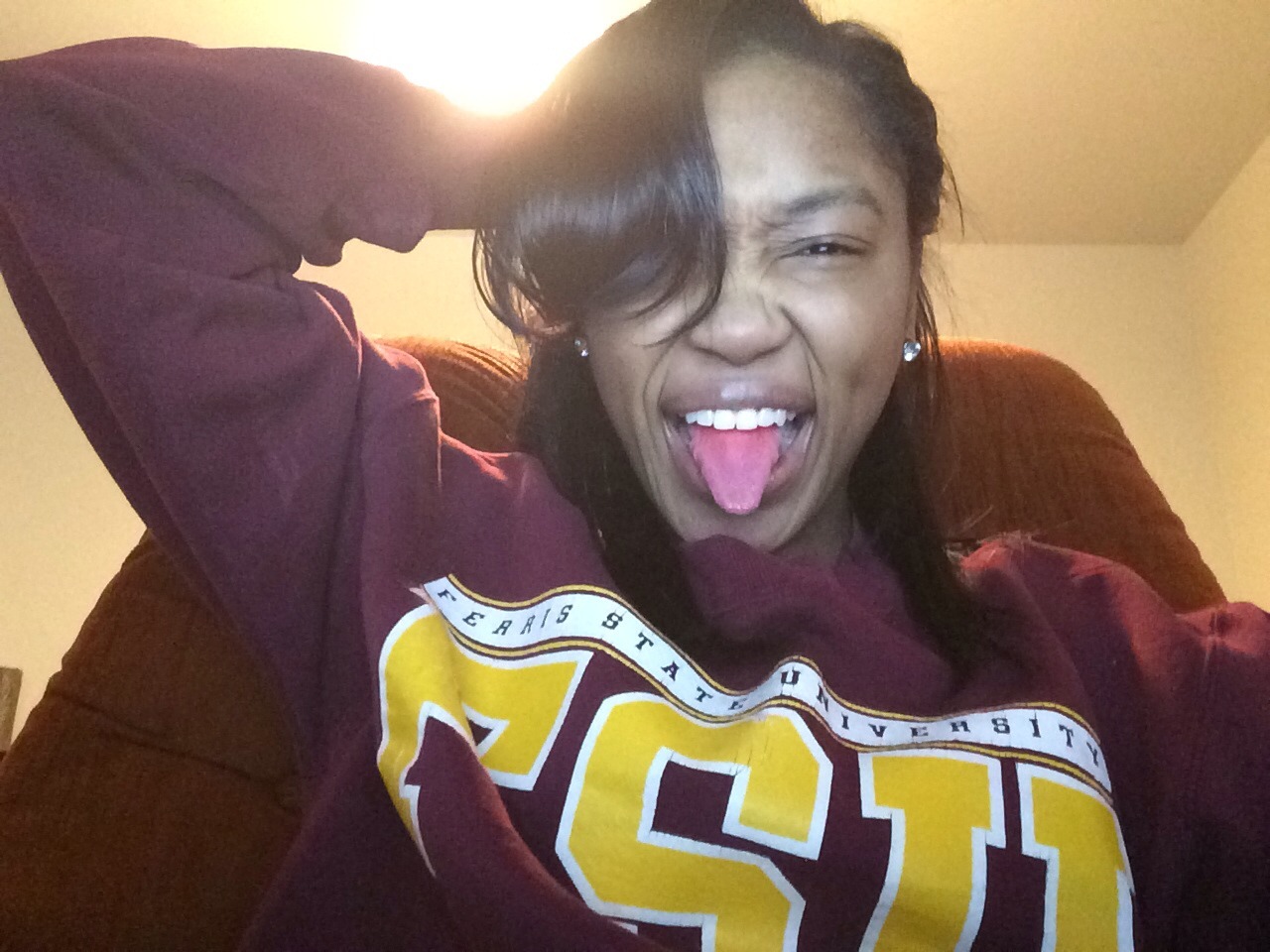 blackgirlsugar:  warholinmyheart: @blackgirlsugar  Selfie Time. 