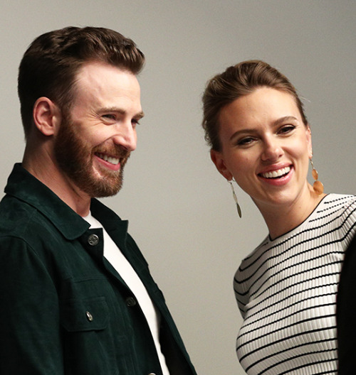 Chris &amp; Scarlett - Behind the scene of Actors on Actors photoshoot 