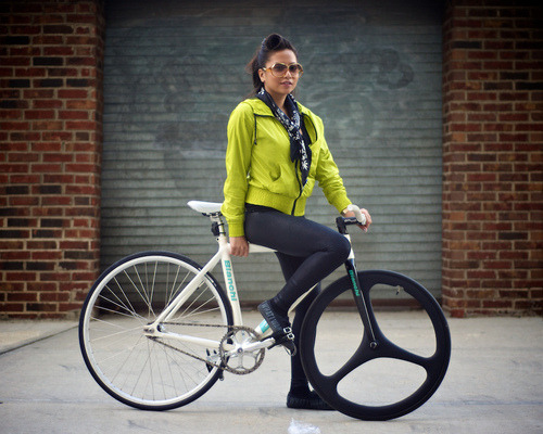 charliee1972:  Lovelisa: NY and Jersey by Candy Cranks on Flickr. Proper fixie
