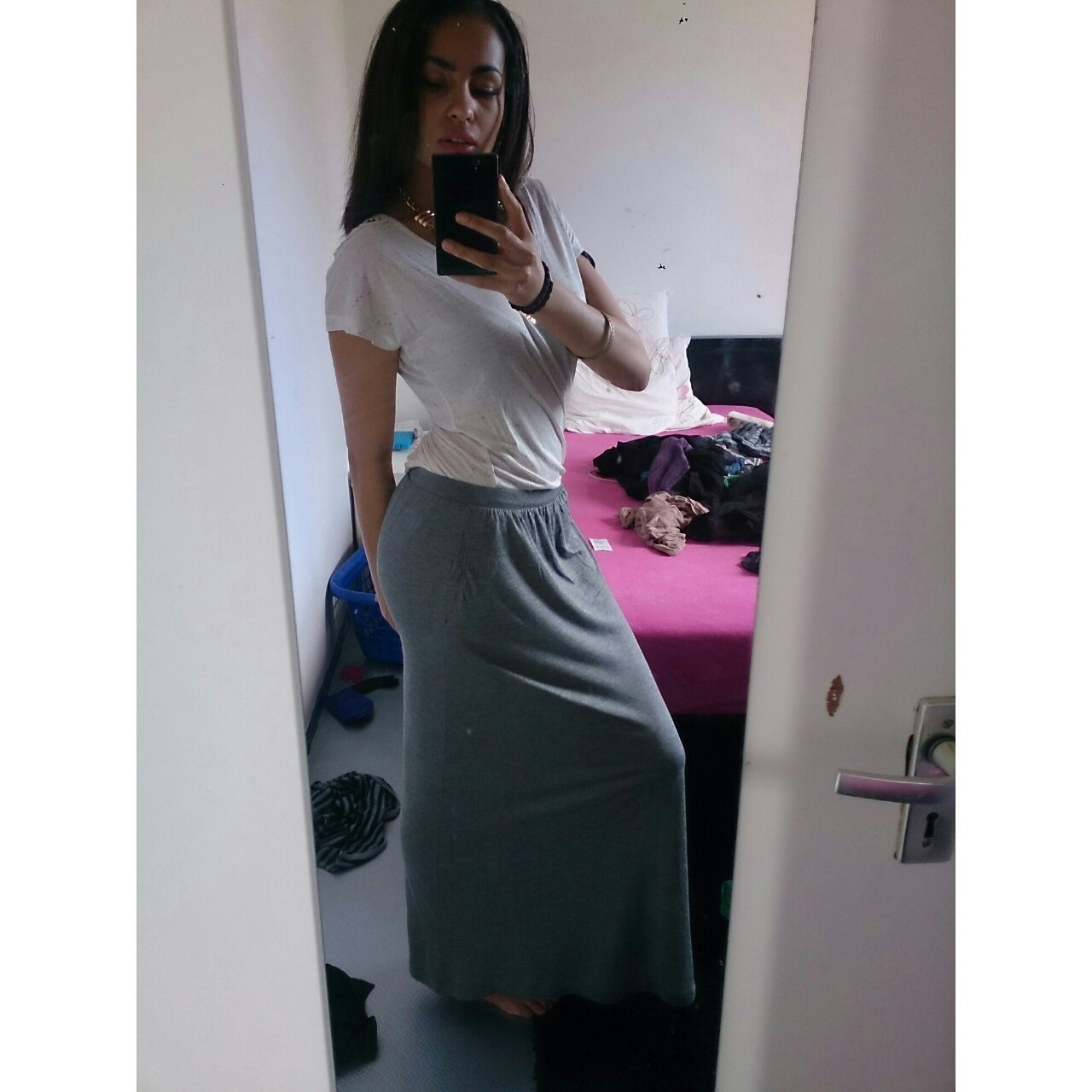legitbitchlickstits:  I look so little…. I’M NOT 