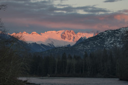 the-ravens-song-photography:  Dusk On The Skagit River 