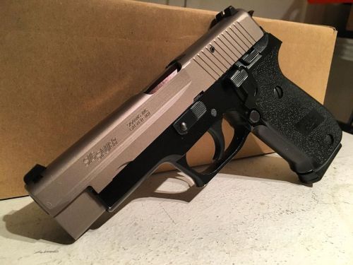 Need some more gun content on my feed. Here’s my 90s-era two-tone West German P220. One of my favori