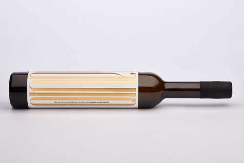 Italian agency nju:comunicazione developed some strikingly gorgeous packaging for an olive oil.