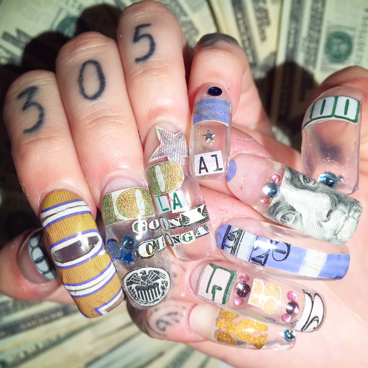 twiggyrastamasta:  BANKROLL CHONGA KILLIN IT WIT DA GWALLAHGIRL NAILS BY DA 1 N ONLY