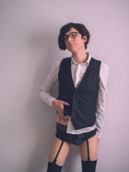 valinethewitch: I love that outfit so much. [she/her] 