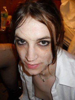 courtneyeros:  Kitty is a goddess! I would love to clean her face.