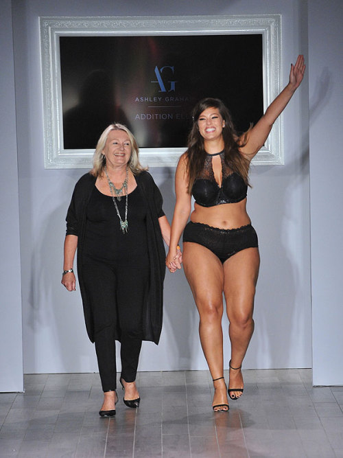 planetofthickbeautifulwomen2:   Ashley Graham steals the show at New York Fashion Week 2015 She’s the Plus Size Model of the Year so far being the first Plus Size Model to land on the cover of Sports Illustrated.  