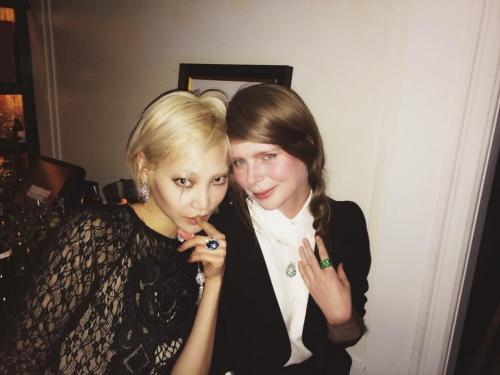 140411 Soo Joo's Twitter Update &ldquo;Wrapped up in #fabergé sparkles last night at Omar