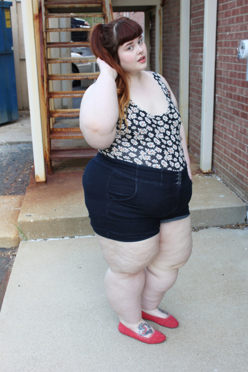 sumisa-por-decision:  fattyelizabeth:  afatfox:  in lieu of the whole Oprah magazine saying that if and only if you are thin you can wear crop tops, I decided to make this post.Here is a list of things that I’ve heard as far as ‘fashion rules’