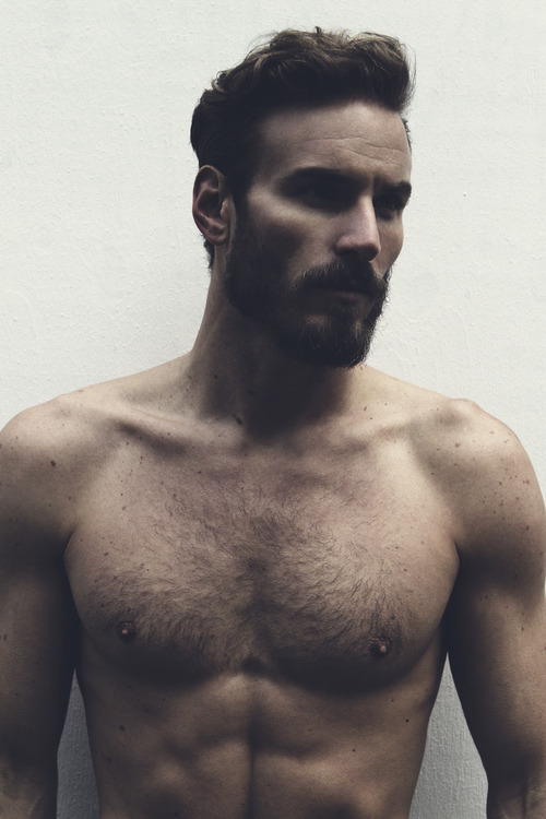 gaymadridboy:    I love men with a beard (Part 1472)