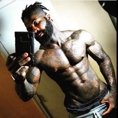 serviceforblacklatinomen: dominicanblackboy: Sexy tatted hot muscle tall ass and