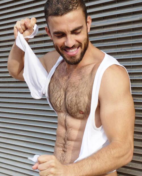 fuckyeaimgay:  Constant Gay Porn - Follow for more 