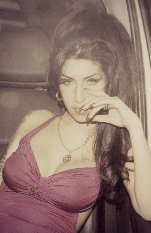 vaticanrust:Amy Winehouse 