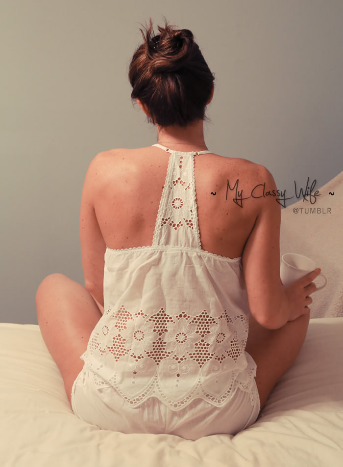 myclassywife:  beautifulbritbaby:myclassywife:  Here’s this beauty with some clothes