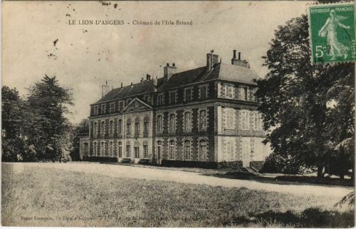 chateauxdefrance: Château de l'Isle BriandLe Lion-d’Angers, Maine-et-Loire, France *18th