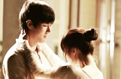 hamtorii:  Ballerina Kyungil & IU 