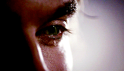oisousincero:  “What is she doing with Damon?”
