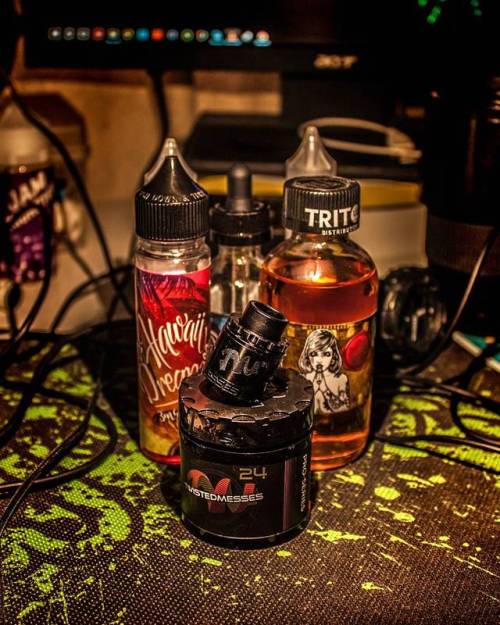 Bought a new RDA : Twisted Messes 24 Pro Series by @twistedmesses from @vape_center.q8 on 25 Feb.
Also got some more Juice from @thesuicidebunny & this interesting Juice Called Hawaiian Dream which is Strawberry & Kiwi which has the same flavour as...