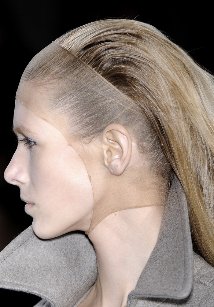 bienenkiste: Alyona Osmanova @ A.F. Vandevorst Fall 2009 