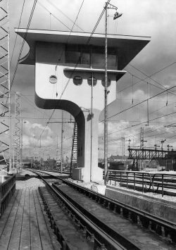 germanpostwarmodern:  Signal Box (1938) in Utrecht, the Netherlands, by Sybold van Ravesteyn 