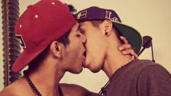 Adorable gay couples!