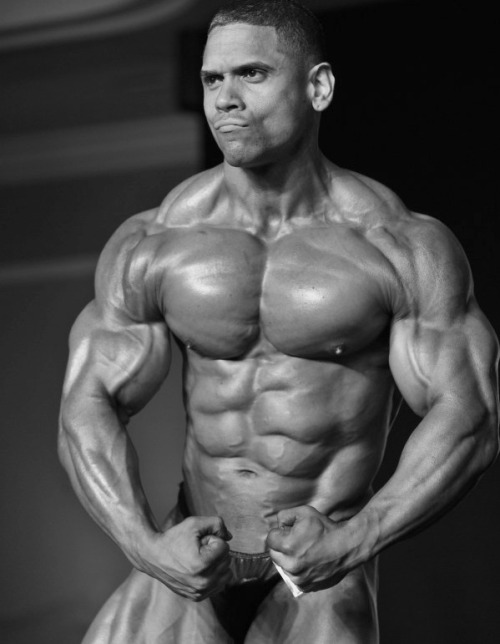 ultraclassicbodybuilders:Orlando Maldonado adult photos