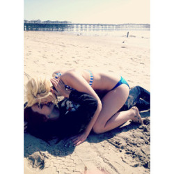 the-inspired-lesbian:  Love and Lesbians ♡