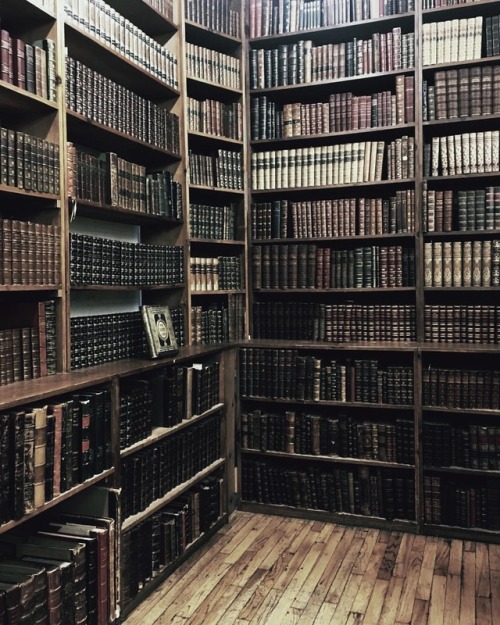 grimvr:Favorite rare book room.