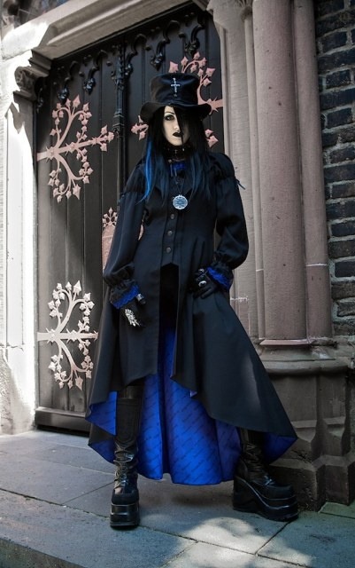 victorian-goth-models:  For more photos, visit our blog (click)