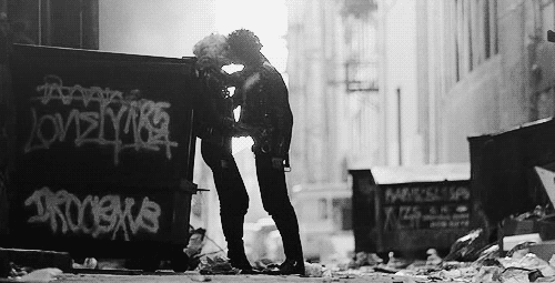 forvirrett:  łove kills, drills you through your heart. 