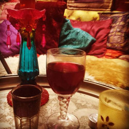 Red, red wineIt’s up to youAll I can do I’ve doneMemories won’t goMemories won’t go…#red wine #opium