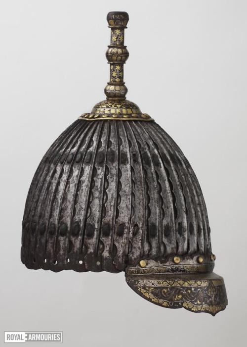 armthearmour:An ornate lamellar helmet, Chinese, Ming Dynasty, ca. 1400-1425, housed at the Royal Ar