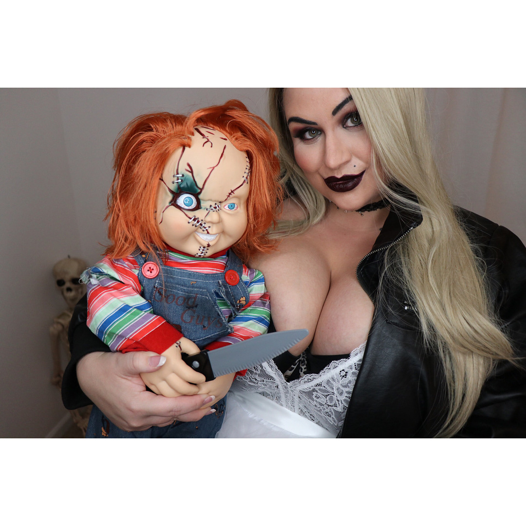 housewifeswag:  You know me. I’ll kill anybody, but I’ll only sleep with someone