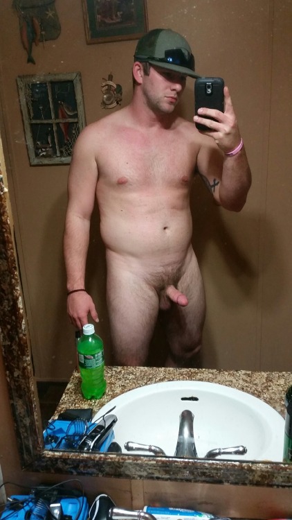muskybro:  dirtyzdogz:  straightkinda:  Tyler, former baseball player from Concordia  Mmm   looks like he could work up some sweet musk on the field 