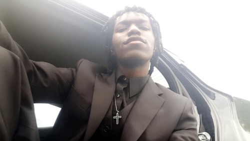 softblackboy:I looked good todayWow I should wear more suits