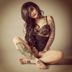 stunning-round-of-inked-girls:More @ http://stunning-round-of-inked-girls.tumblr.com