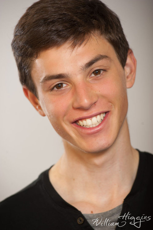 aidabuddy:  Milen Sokol is a very hot straight guy aged 18. He is a student who enjoys sports, particularly athletics and cycling. He looks so good in this stills shoot, flashing a huge smile at the start. Then he lifts his tee-shirt to show off a very