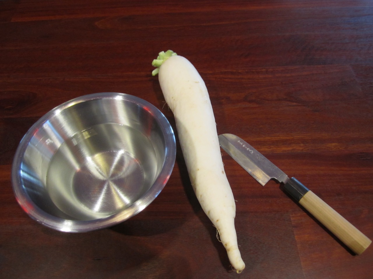 Shredded Daikon Radish To shred the large radish