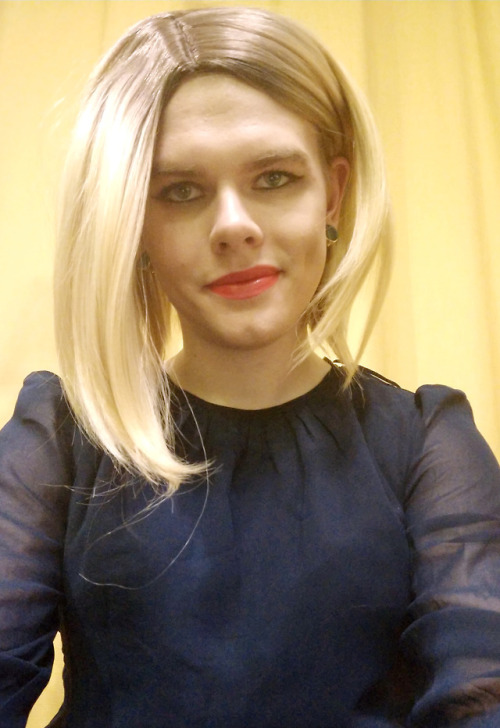 crossdresserlife: Those full red lips are designed to serve.
