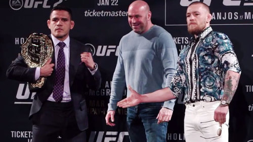 iwanabeadored:  Lmfao. Same pose and all. McGregor is king.