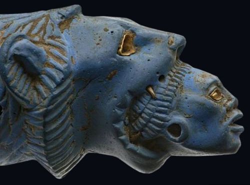 fabionardini:   Lion devouring Nubian XIX dynasty of Ancient Egypt (1292-1186 gg. BC. E.)[via John B