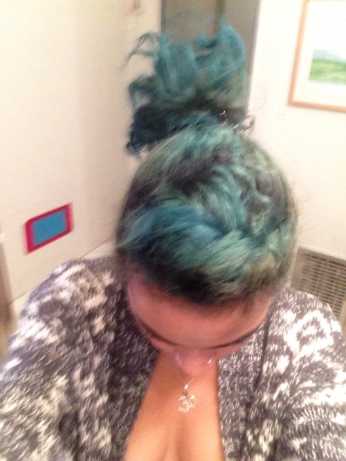 coke-tits:  New hair, new plugs.