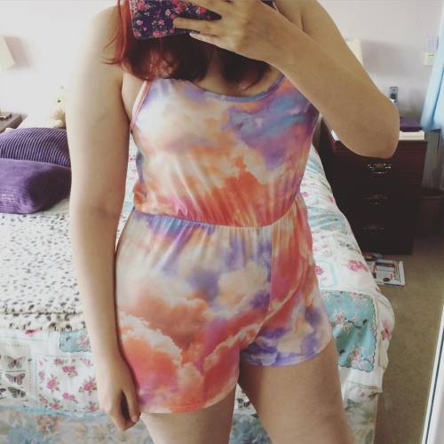 I&rsquo;m too tall for this playsuit but i'mma wear it anyway ☁️☁️☁️ #clouds #boohoo @boohoo #pl