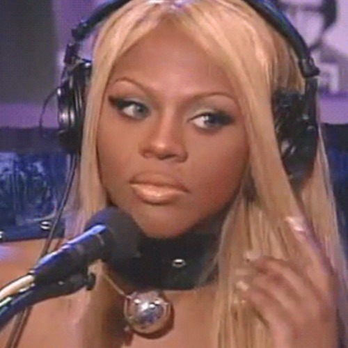 fuckrashida: I think about this look a lot