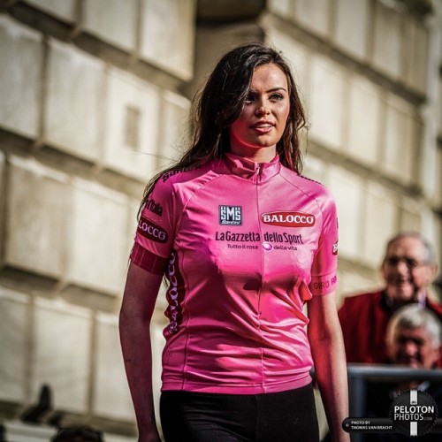 pelotonphotos:  Who will win the first Maglia Rosa this evening? Uran, Roche…. :: Photo by Thomas va