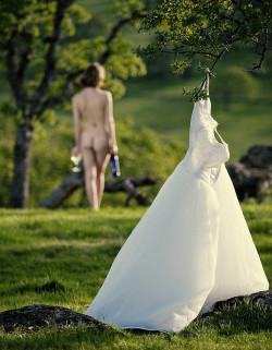 labiaexposed:  More atÂ http://labiaexposed.tumblr.com/tagged/wedding