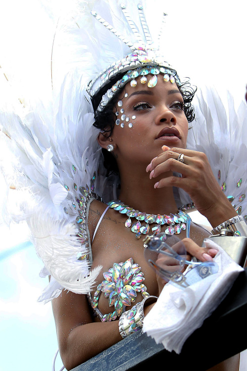 caribbeanheaux:  This is such a magic swan girl with diamond feathers look i dont think we’ll ever get over this